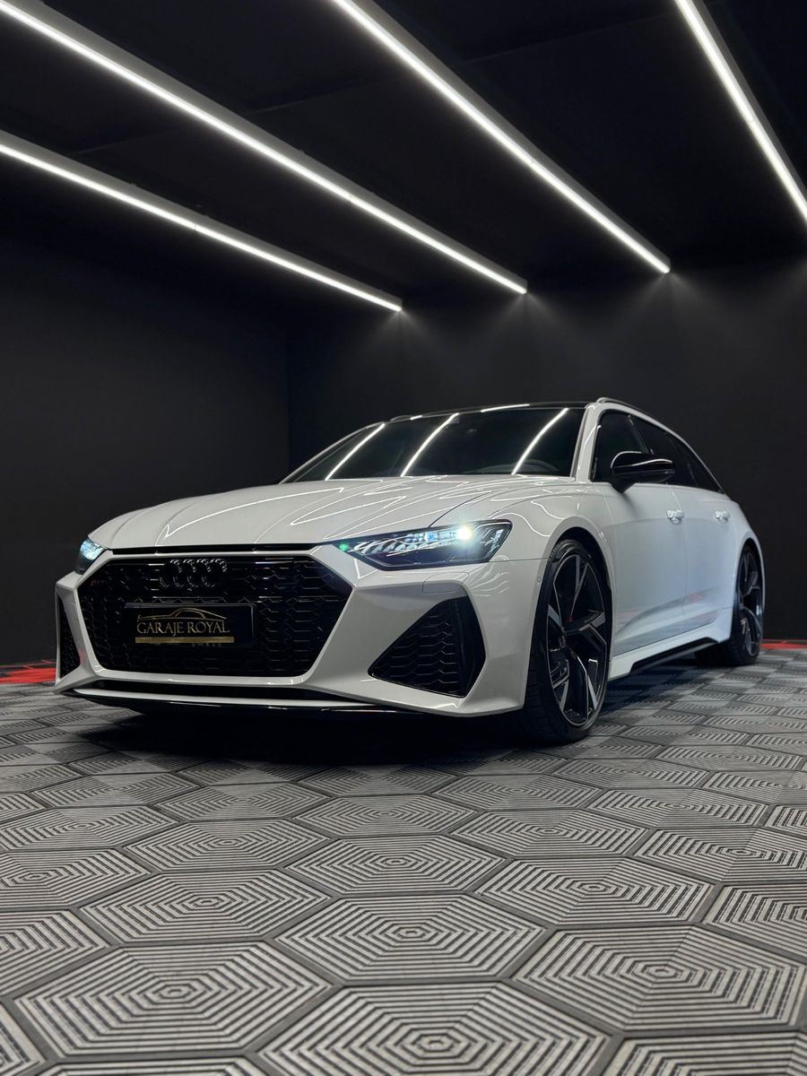 AUDI R8 · GUCCI CUSTOM WRAP